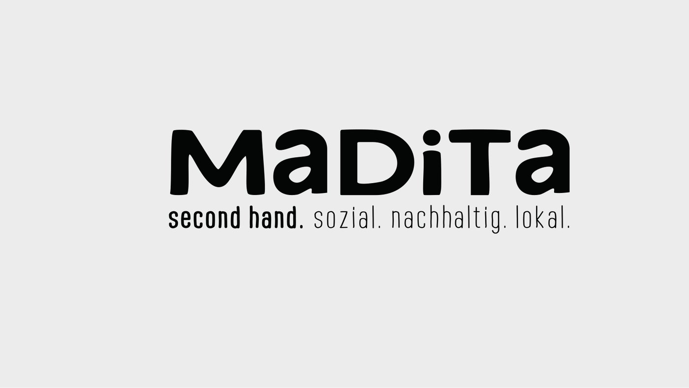Madita-Logo einfarbig schwarz auf hellem Grund.